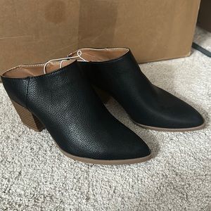 Universal Thread Women’s bootie